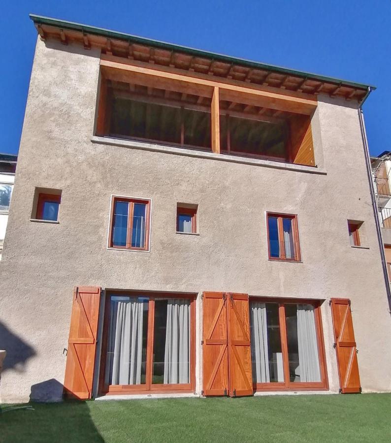 Apartament "El Castell" Casa Rural Cal Rialla Llívia Kültér fotó