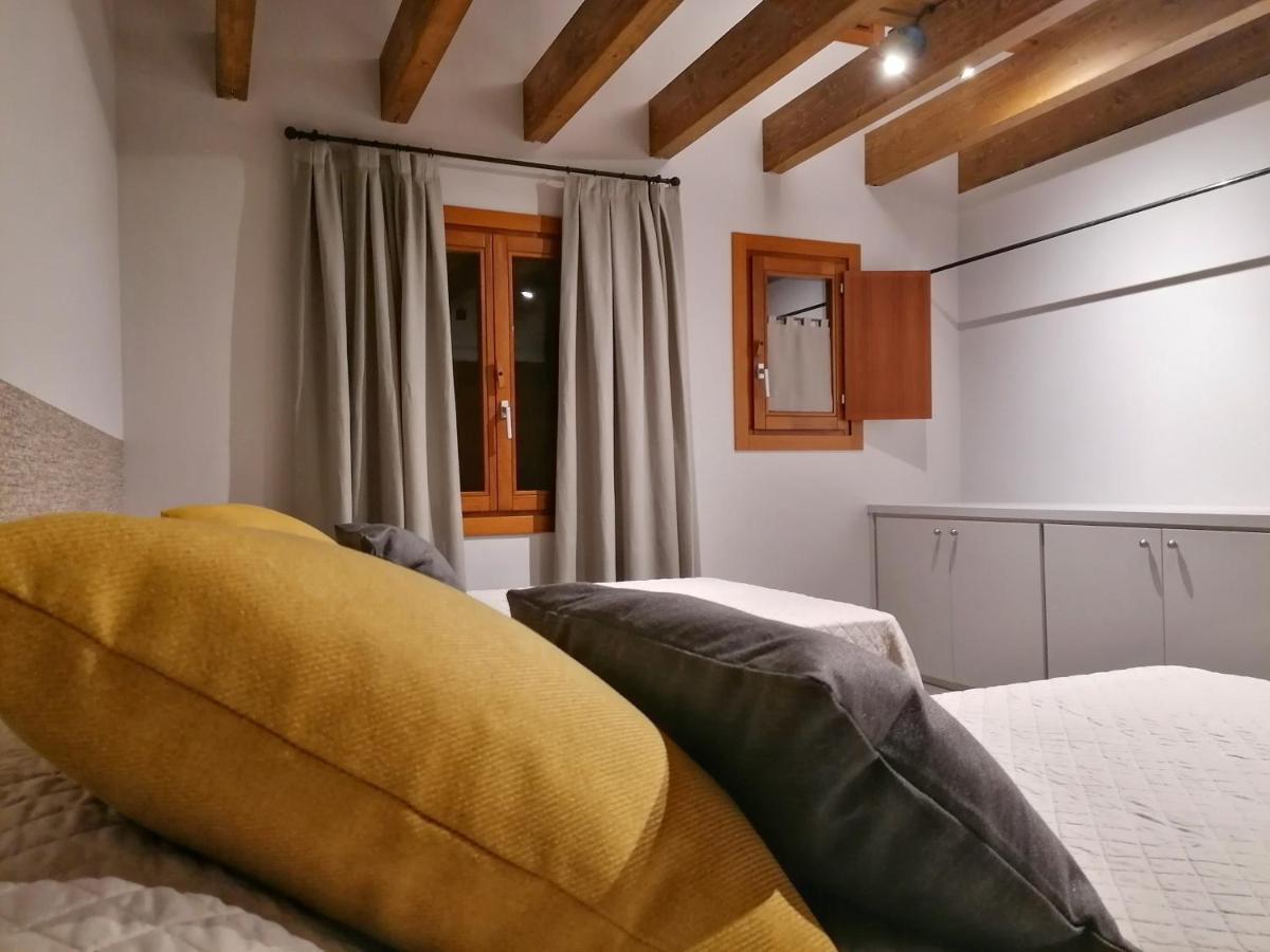 Apartament "El Castell" Casa Rural Cal Rialla Llívia Kültér fotó