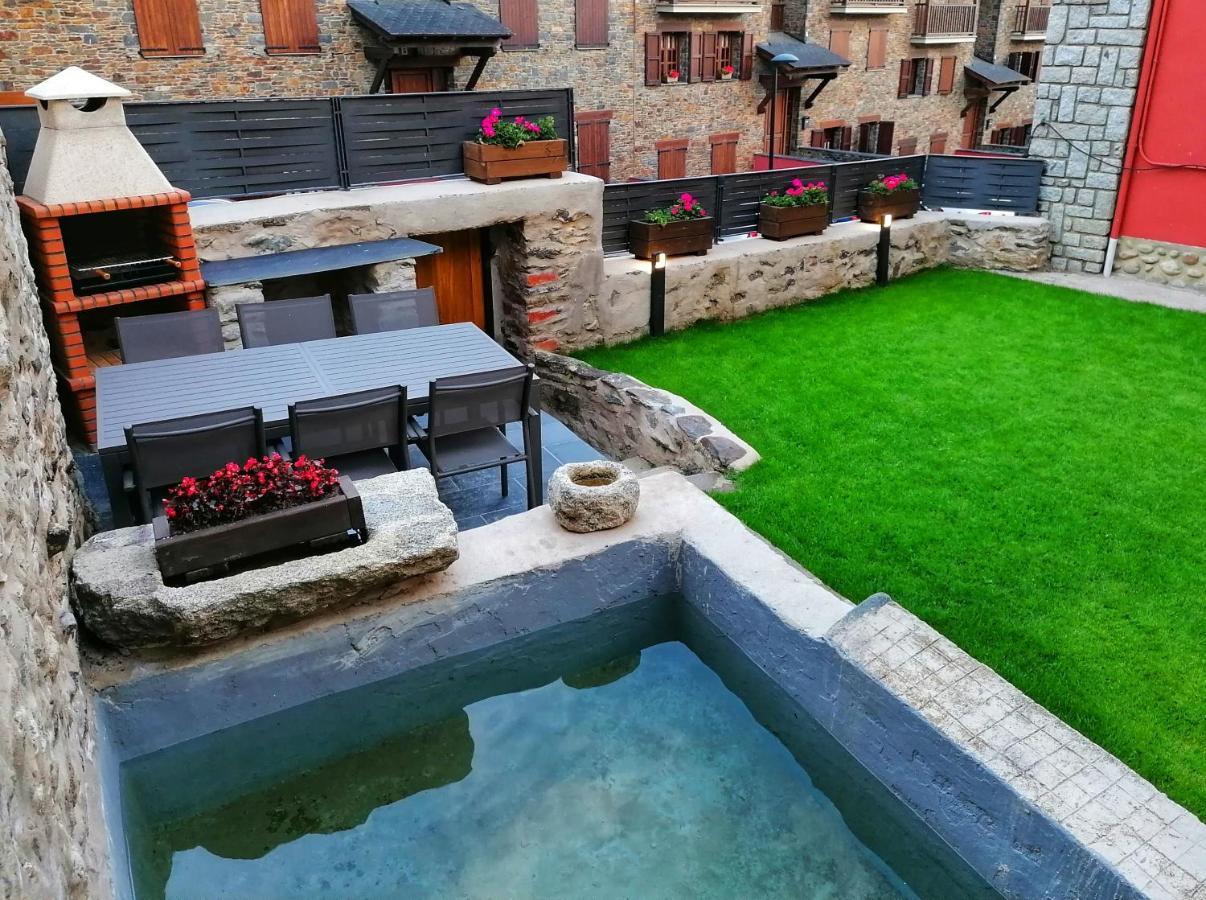 Apartament "El Castell" Casa Rural Cal Rialla Llívia Kültér fotó